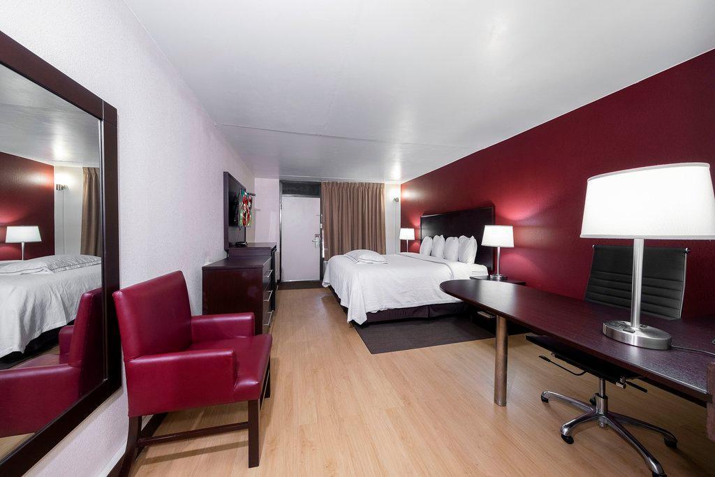 Red Roof Inn Plus+ Huntsville - Madison Eksteriør billede