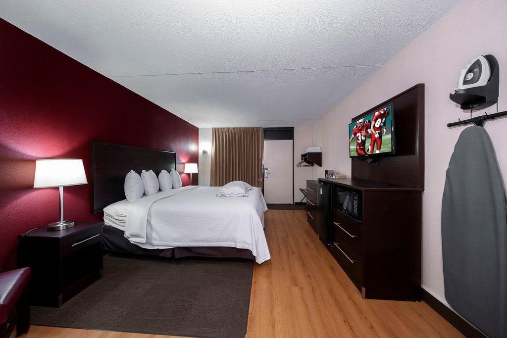 Red Roof Inn Plus+ Huntsville - Madison Eksteriør billede