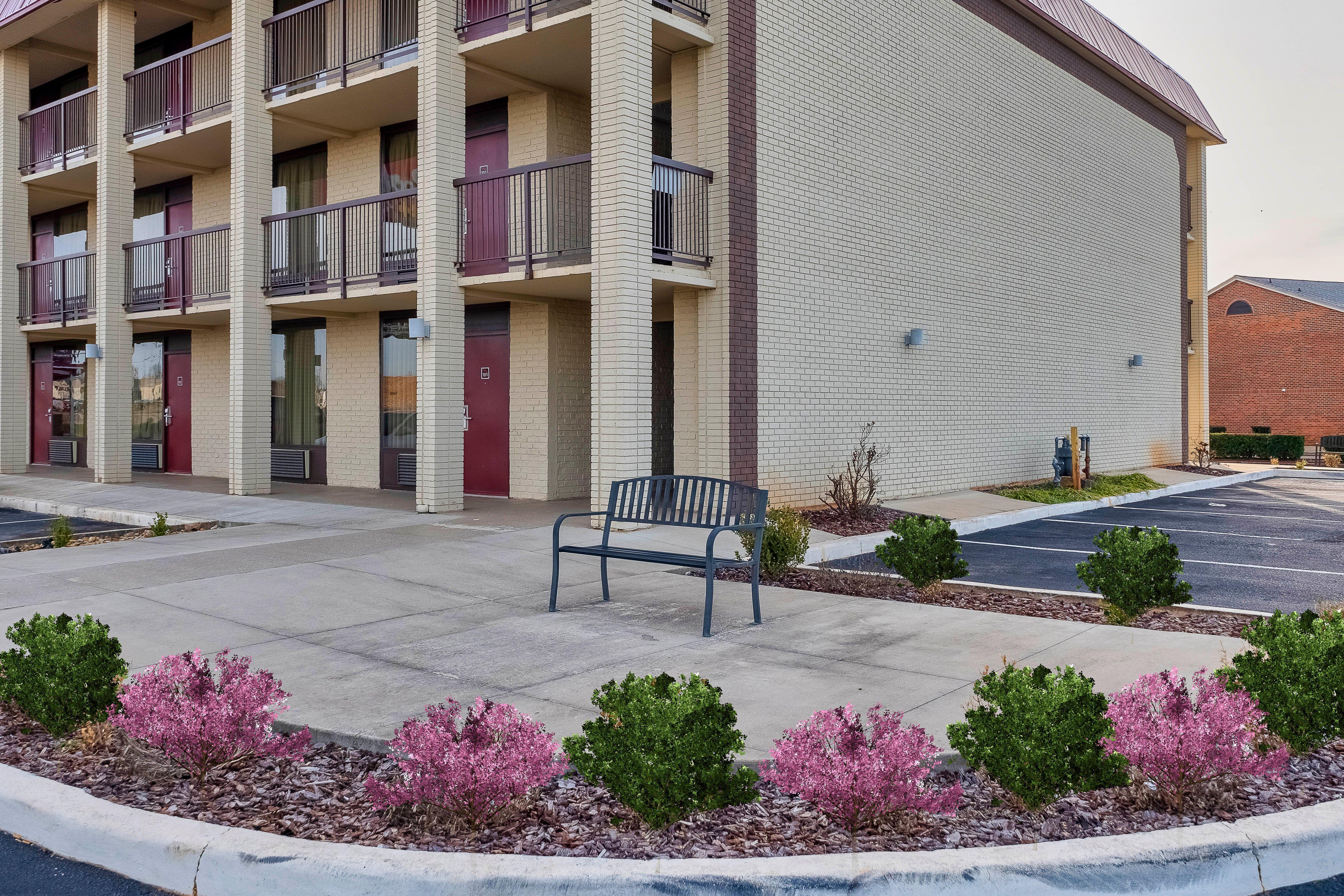 Red Roof Inn Plus+ Huntsville - Madison Eksteriør billede